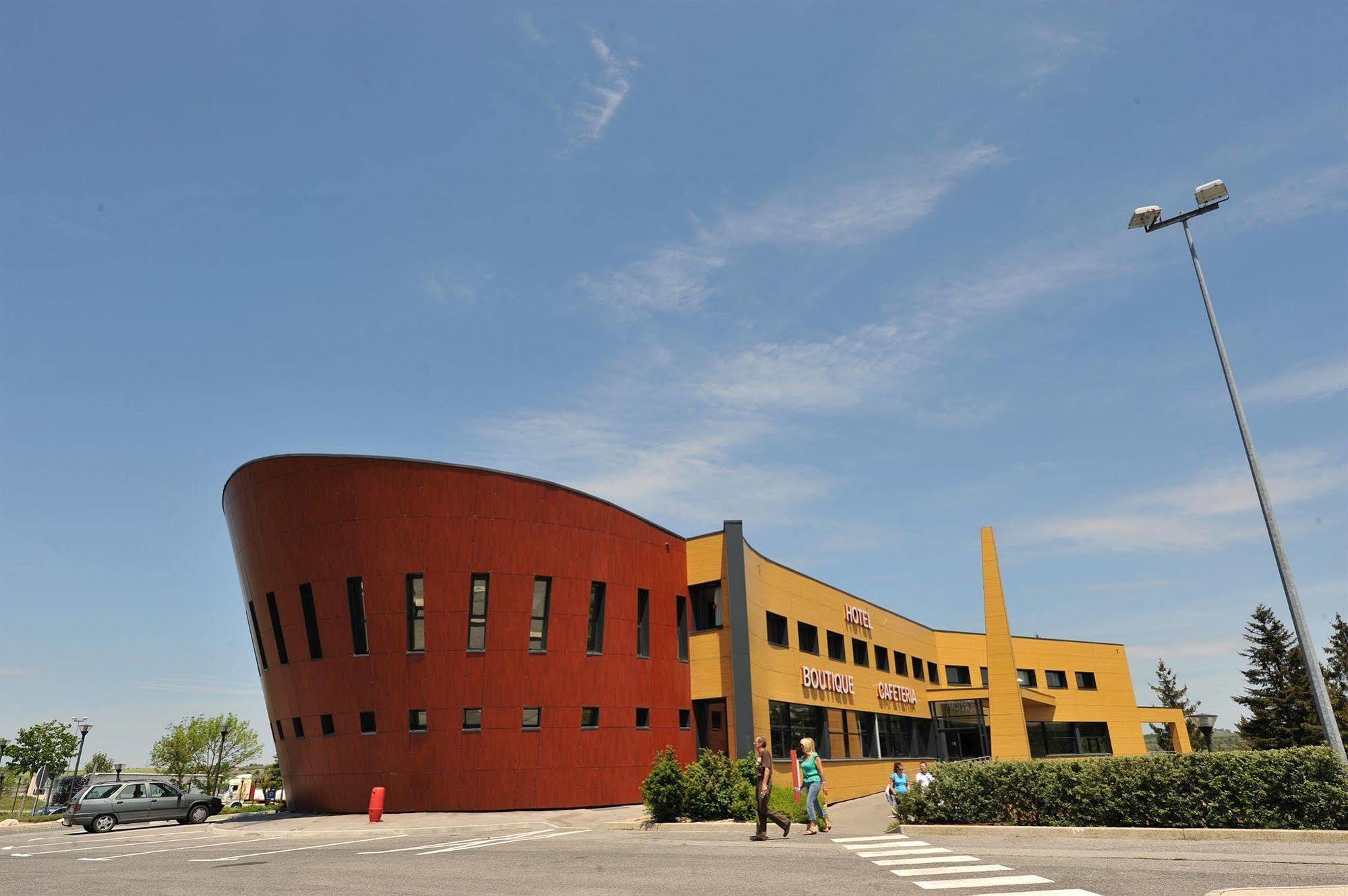 The Originals Access, Hotel Millau Sud L'Hospitalet-du-Larzac Exterior photo